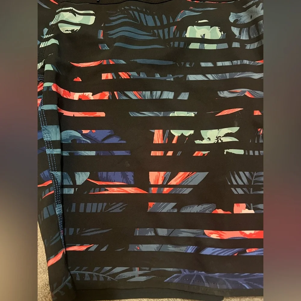 Burnside Black and Floral Boardshorts Caribbean Sea Size 38